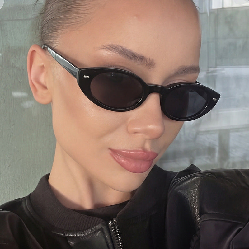 Women's Cat-Eye Sunglasses with Modern Transparent Frame Bowlift