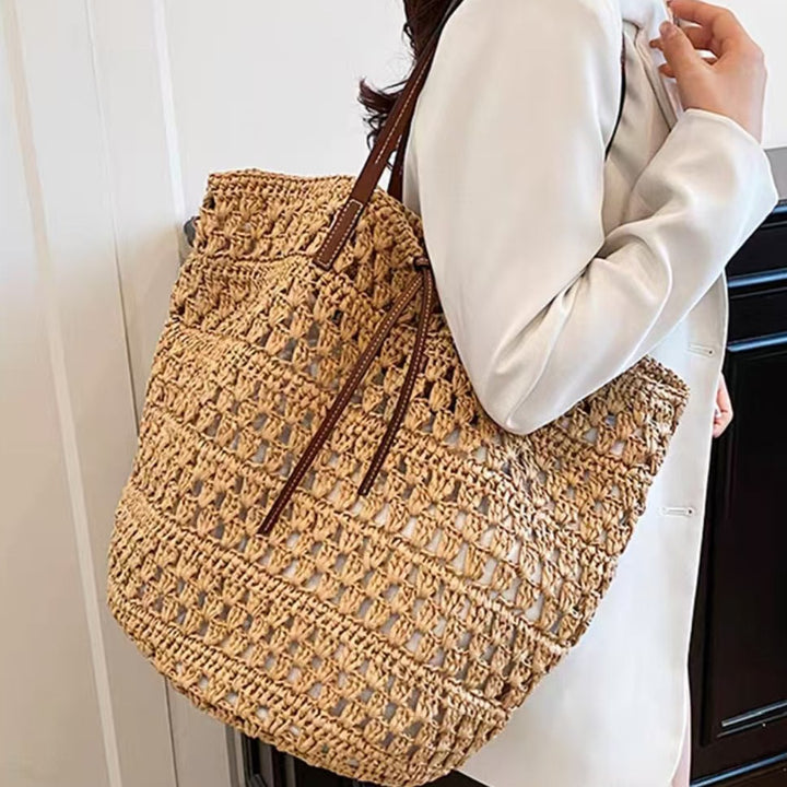 Woven natural material handbag with leather handles Bowlift