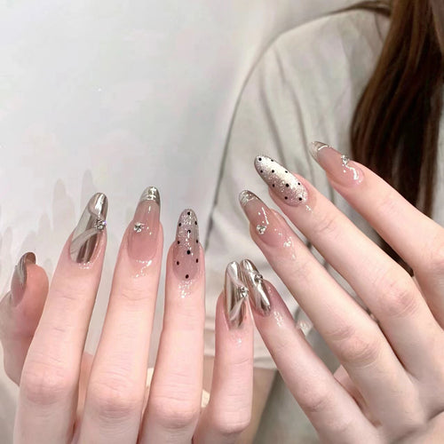 Luxury Press-On Nail Art Set with Elegant Metallic Accents Bowlift