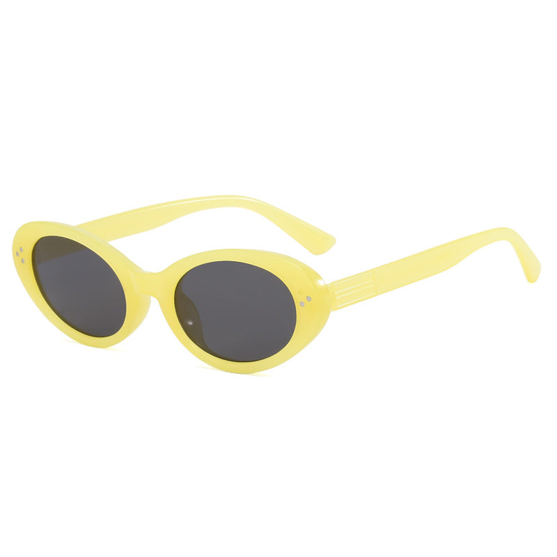 Ladies fashionable sunglasses in elegant oval design Bowlift