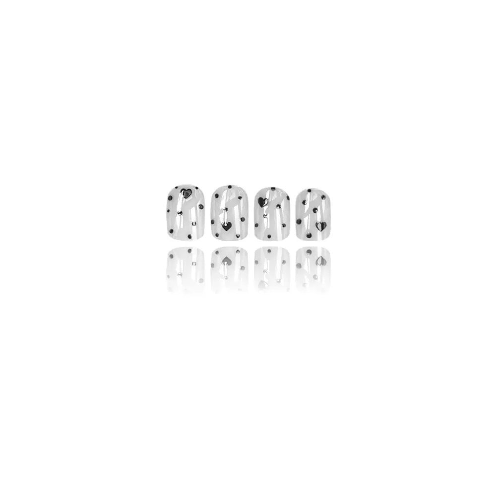 Nail art set with fashionable heart and dot design Bowlift