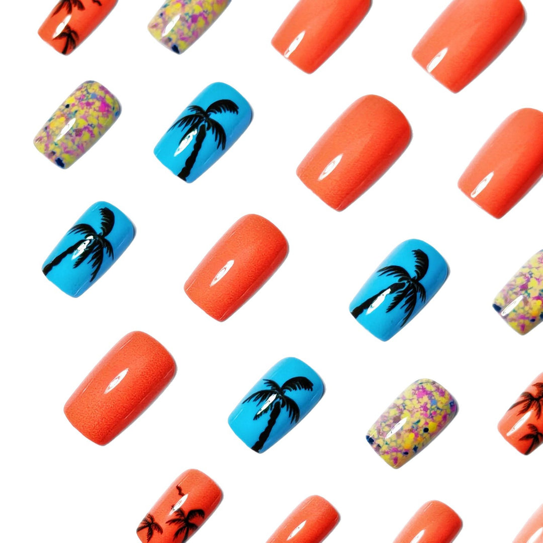 Artificial nails with tropical palm motif Bowlift