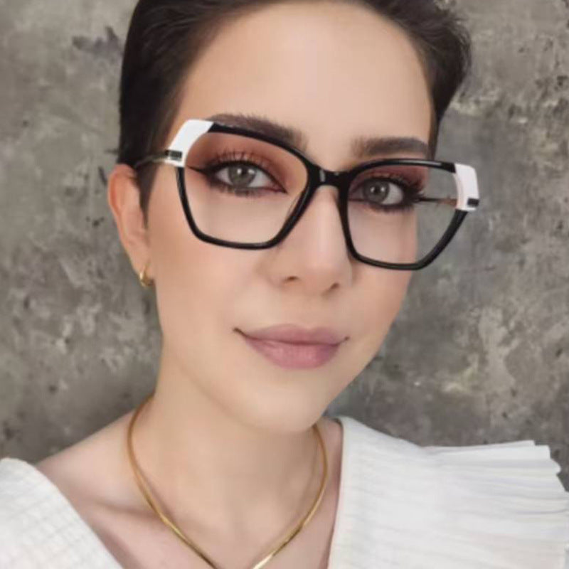 Ladies square sunglasses with elegant metal frame and protective UV filter Bowlift