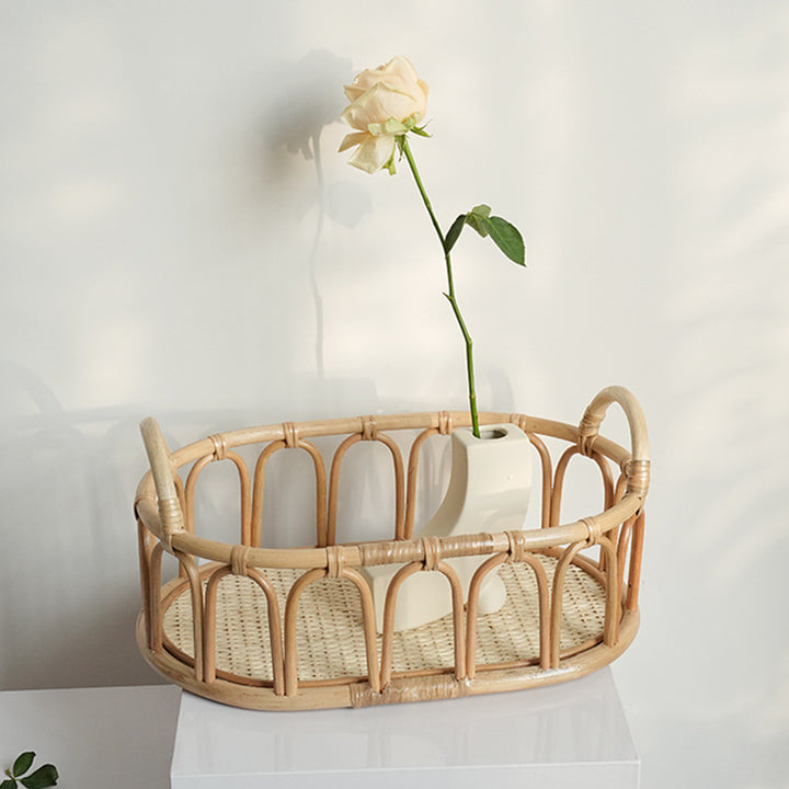 Women's oval rattan serving basket Bowlift