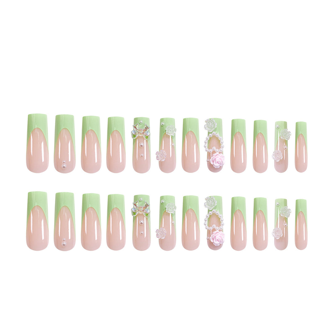 Artful artificial nails with floral and decorative accents Bowlift