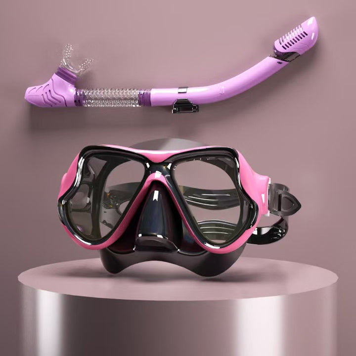 Diving mask with ergonomic design and a flexible snorkel Bowlift