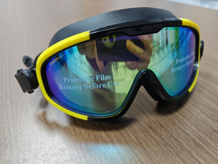 Swimming mask with anti-fog coating and ergonomic silicone frame Bowlift