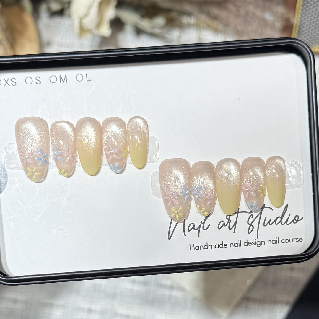 Stylish Press-On Nail Set with Floral Design Bowlift