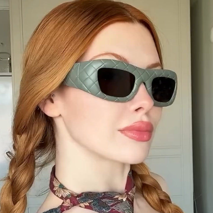 Ladies extravagant sunglasses with textured frame Bowlift