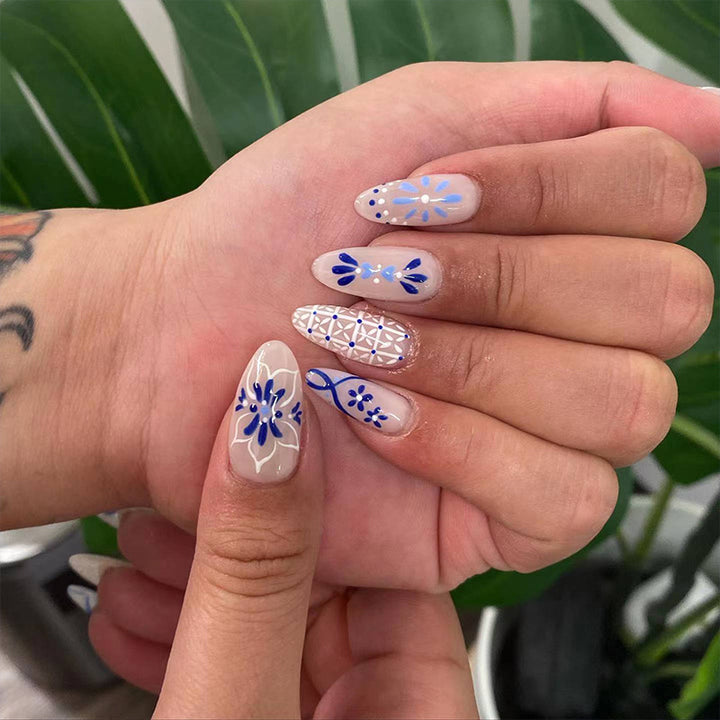 Artificial nail set with unique patterns Bowlift