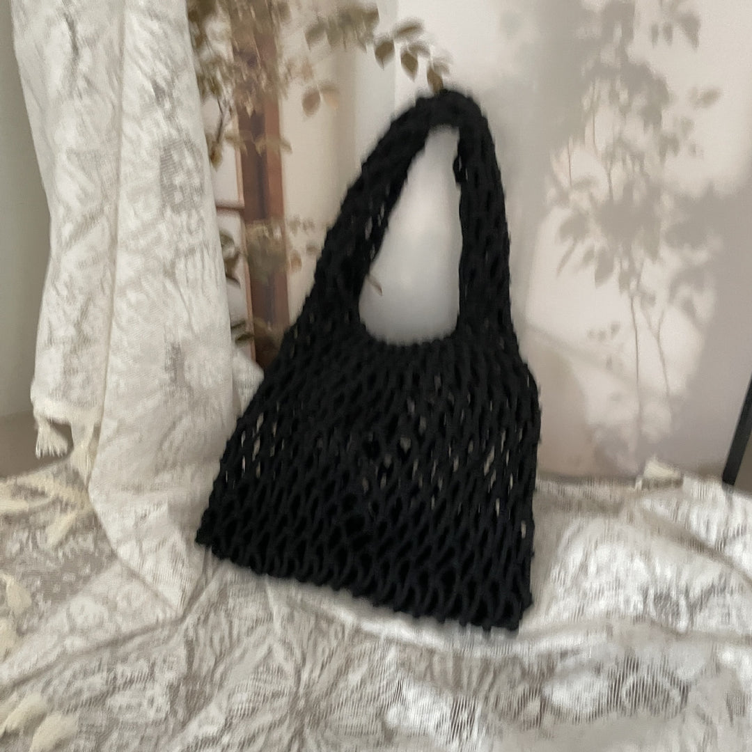 Hand-knotted tote bag in modern design Bowlift