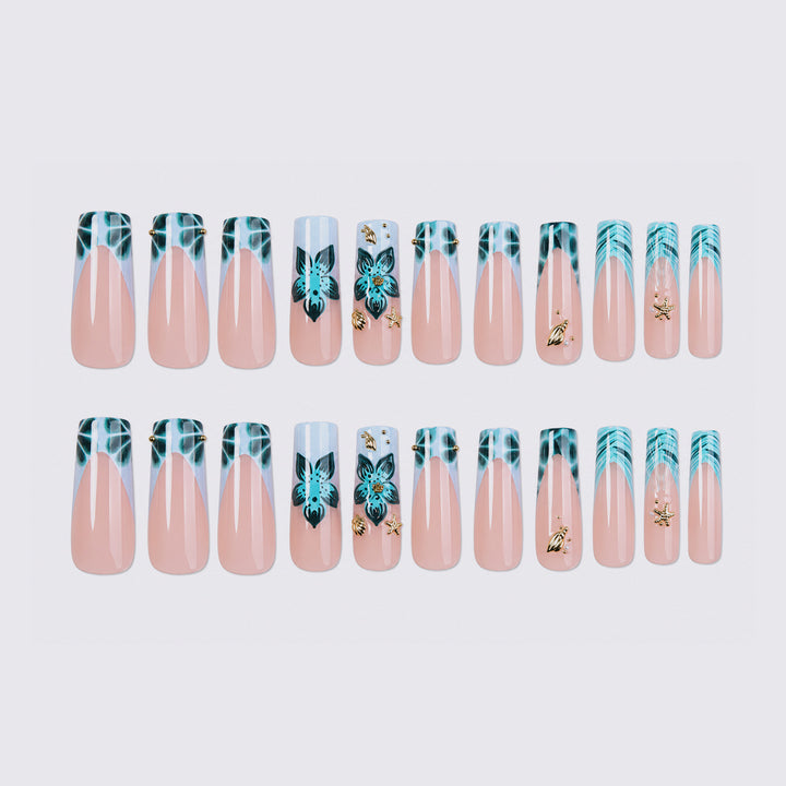 Artificial nail set with luxurious floral accents and golden details Bowlift