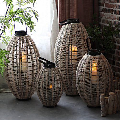 Elegant lantern with metal grid Bowlift