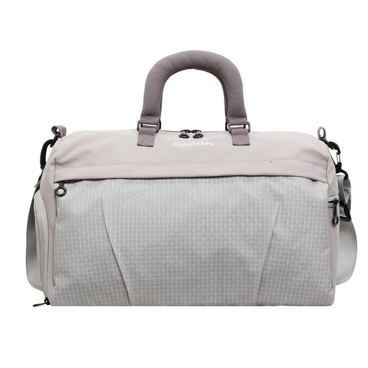 Sporty travel bag with padded carrying system and multiple compartments Bowlift