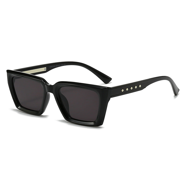 Women's stylish sunglasses in modern square design Bowlift