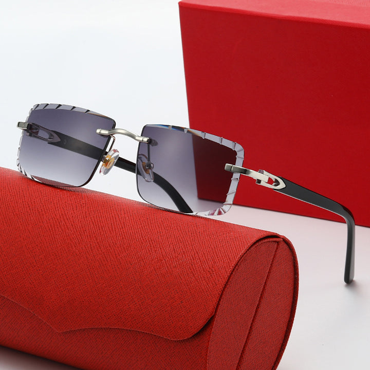 Women's fashionable square sunglasses with golden metal accent and elegant frame Bowlift