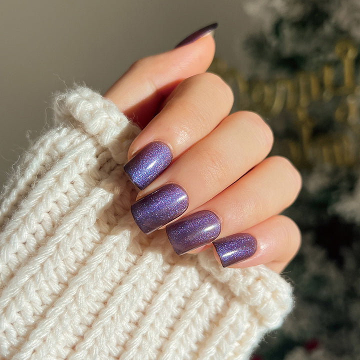 Glamorous nail extensions with glitter effect Bowlift