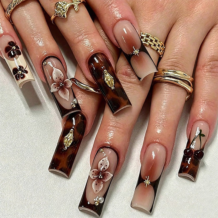Artistic Nail Tips with Autumn Motifs Bowlift