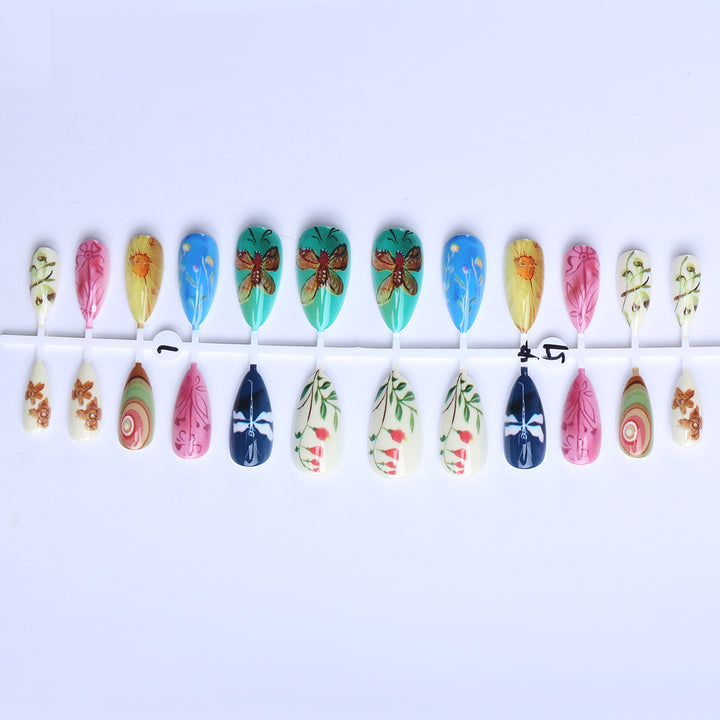 Creative artificial nails with botanical motifs Bowlift