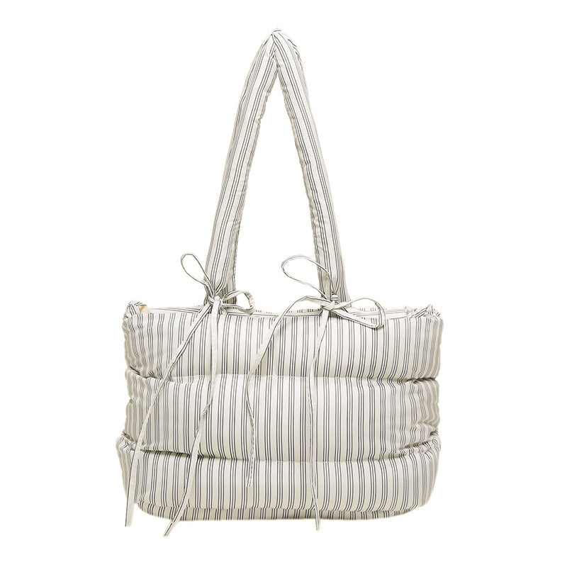 Fashionable tote bag with quilted design Bowlift