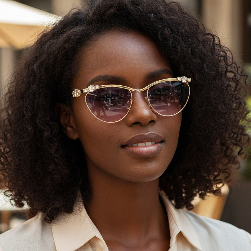 Ladies Designer Sunglasses with Sparkling Details Bowlift