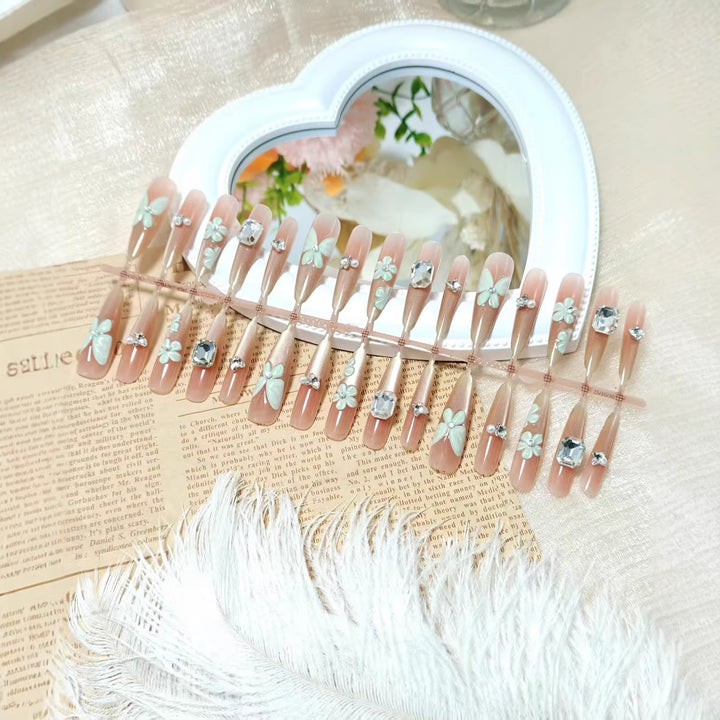 Artificial nails with elegant flower and crystal design Bowlift