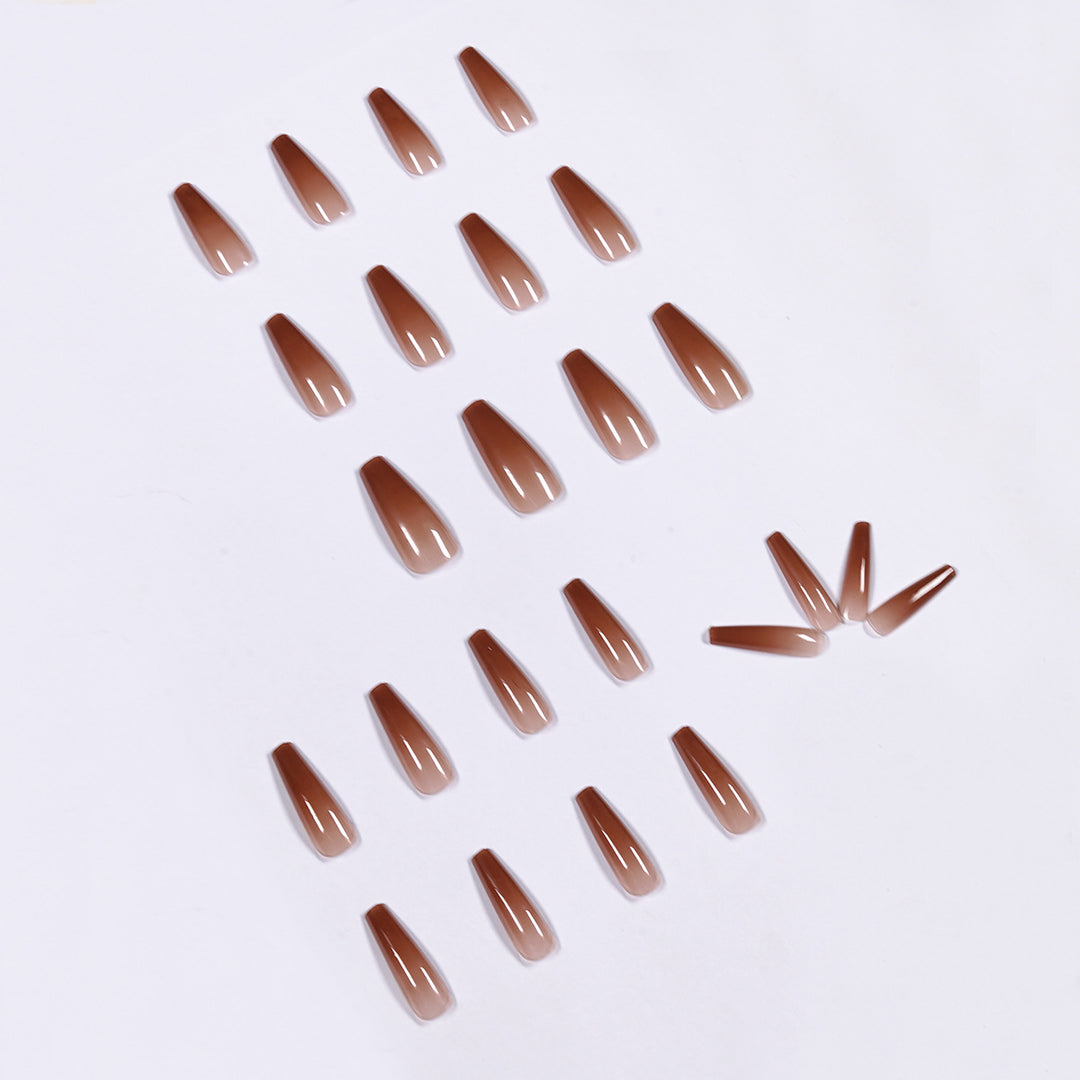 Luxurious artificial nails in modern stiletto design Bowlift