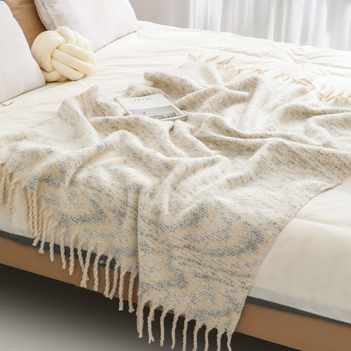 Ladies elegant and cozy blanket with fringes Bowlift
