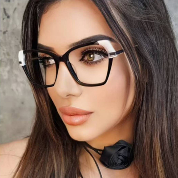 Ladies square sunglasses with elegant metal frame and protective UV filter Bowlift