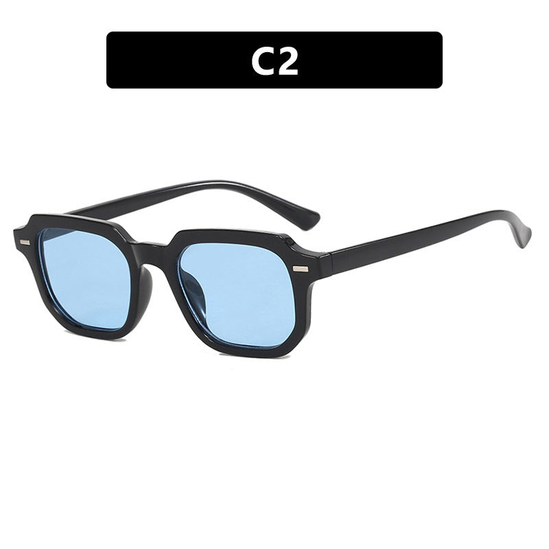 Ladies stylish sunglasses in striking, geometric design Bowlift
