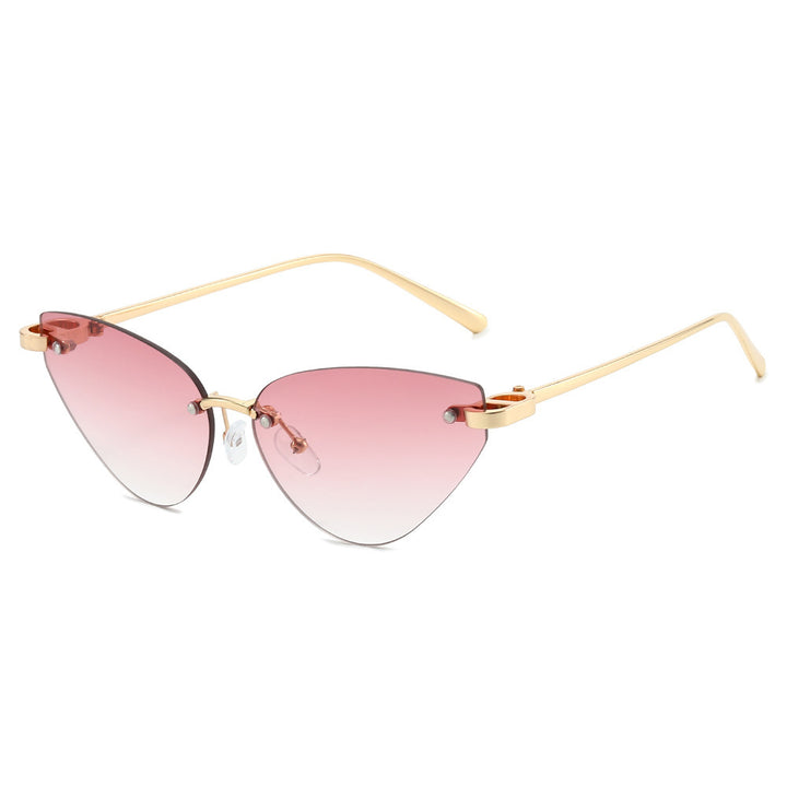 Fashion-Forward Cat-Eye Sunglasses Bowlift