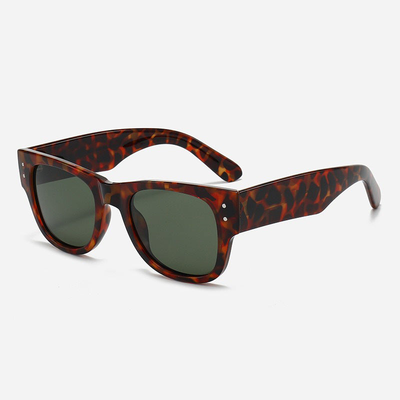 Ladies sunglasses in minimalist and elegant design Bowlift