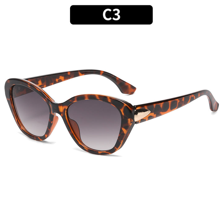 Stylish Cat-Eye Sunglasses with Metal Accents