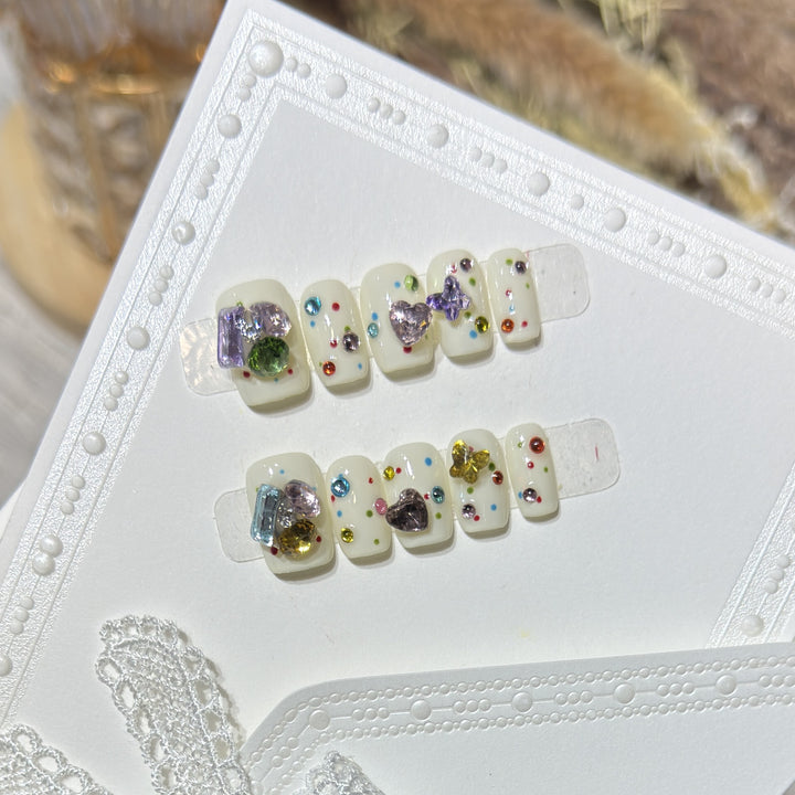 Decorative Press-On Nail Art Set with Colorful Gem Accents Bowlift