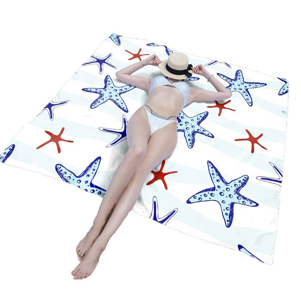 Beach blanket with sweet turtle motif Bowlift