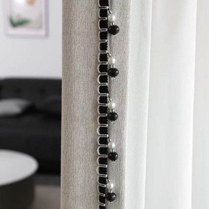 Decorative curtain trim Bowlift