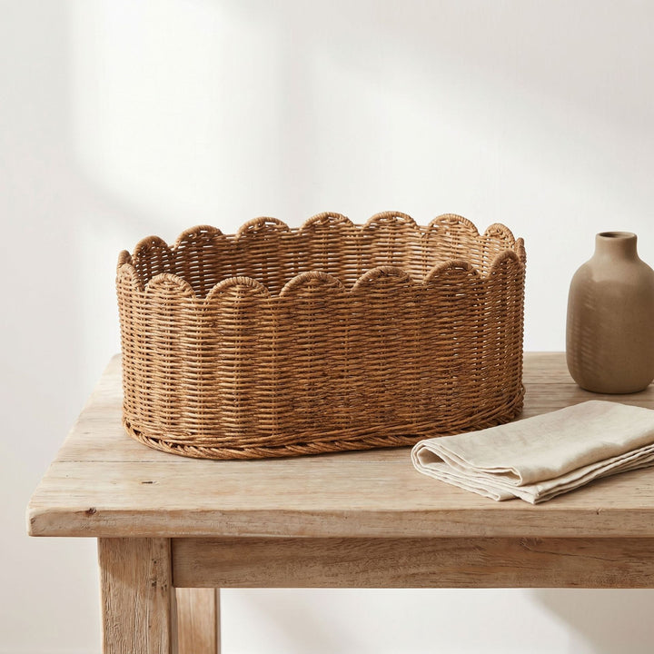 Rustic storage basket made of woven natural material Bowlift