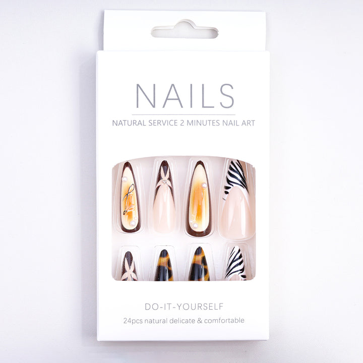 Artificial Nails in Elegant Natural Design Bowlift