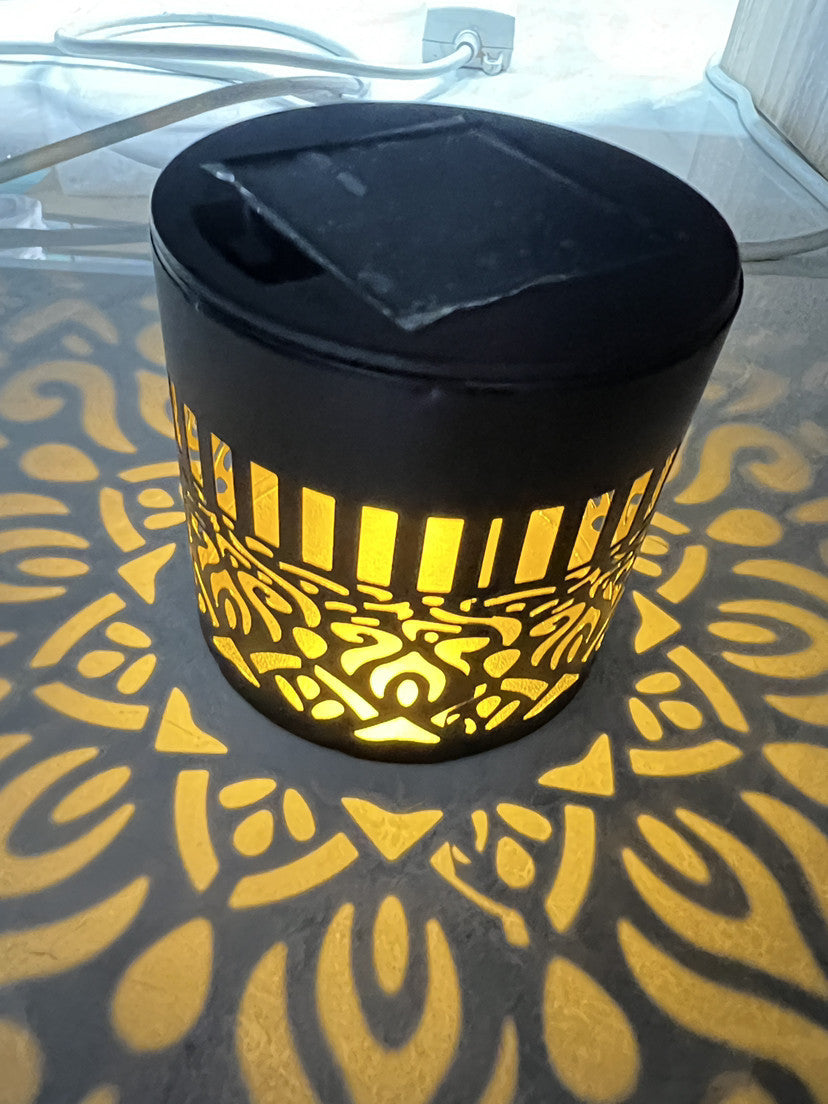 Solar Projection Garden Light With Decorative Floral Pattern And Dusk-To-Dawn Sensor Bowlift