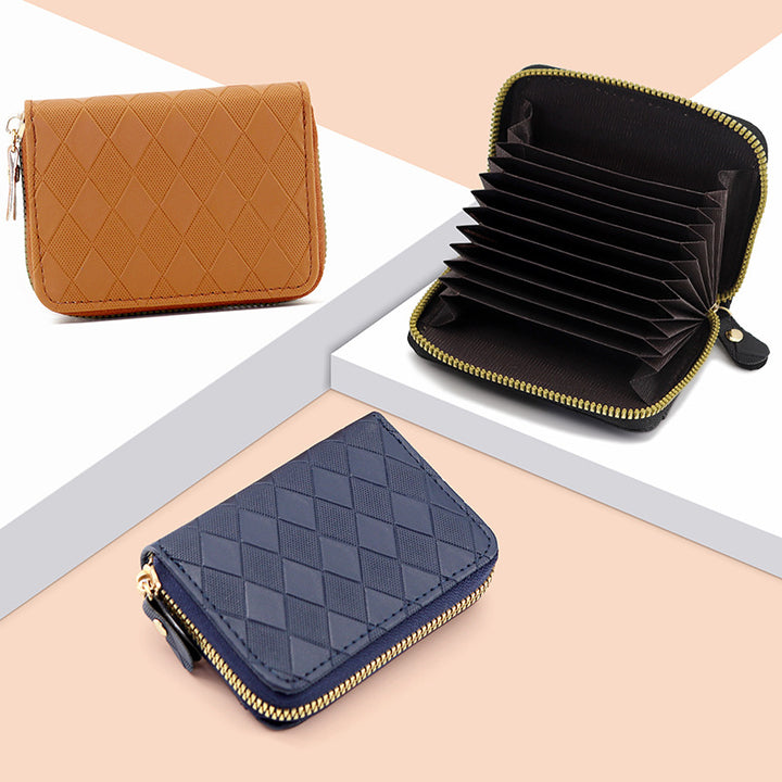 Elegant Diamond-Patterned Zip Wallet