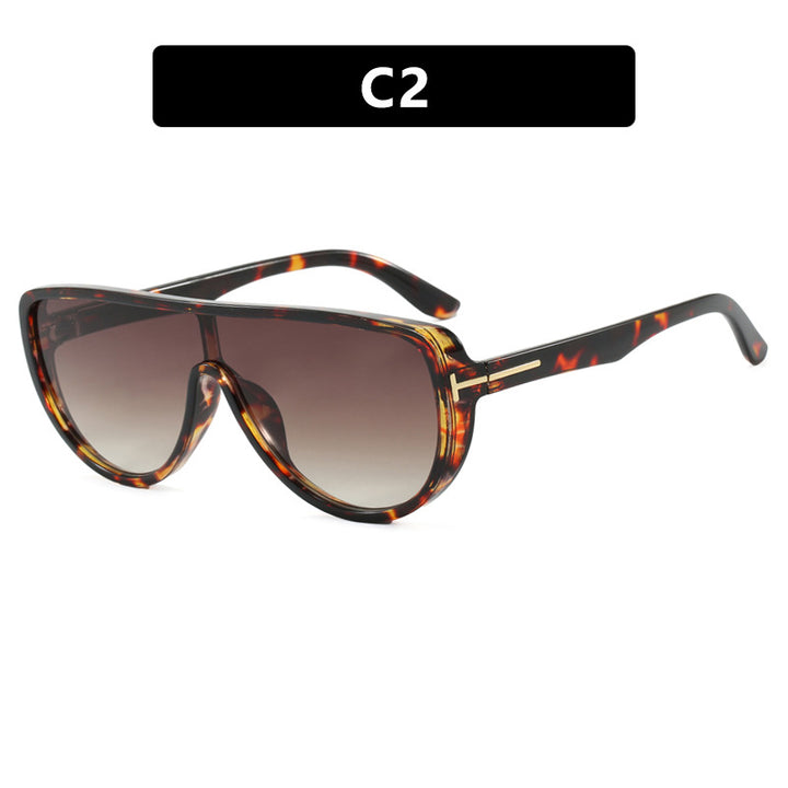 Women's elegant oversized sunglasses with striking design and UV protection Bowlift