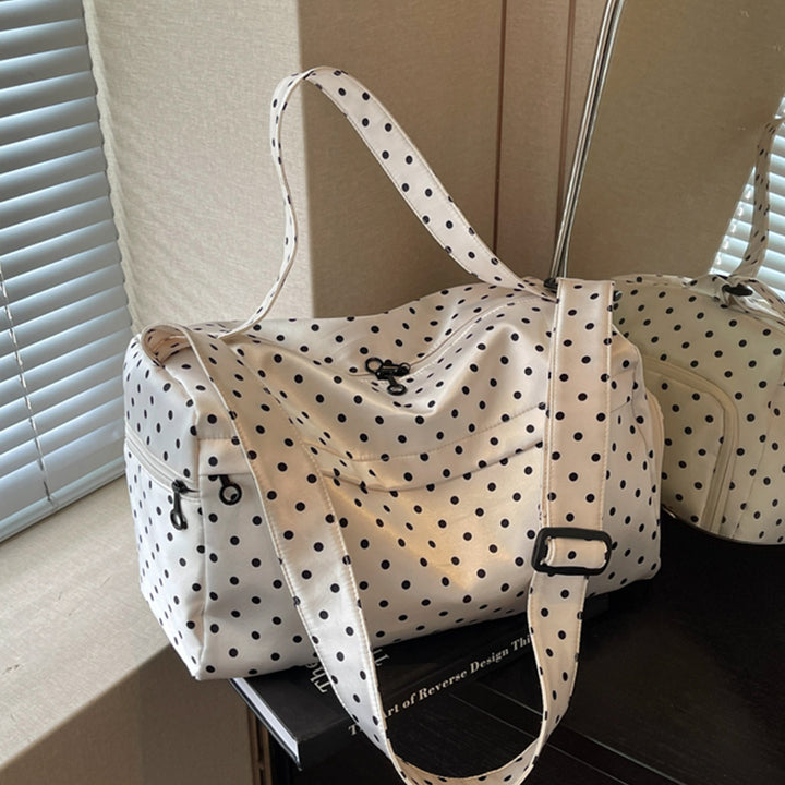 Fashionable sports and travel bag with dotted design Bowlift