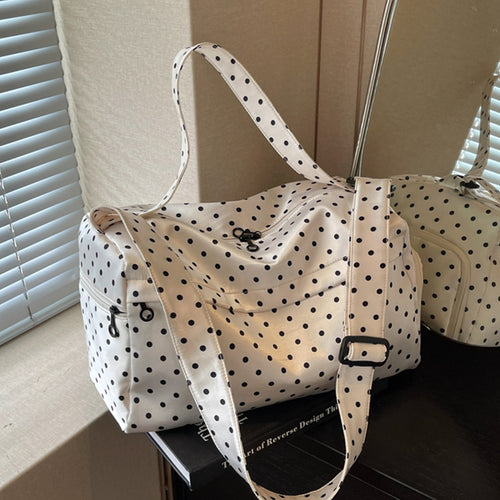 Fashionable sports and travel bag with dotted design Bowlift