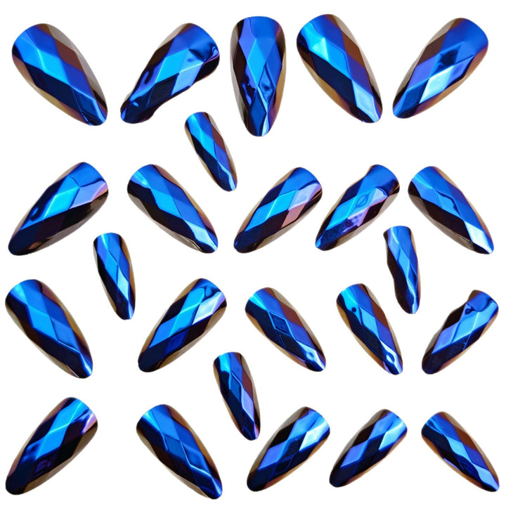 Artificial nails with faceted design Bowlift