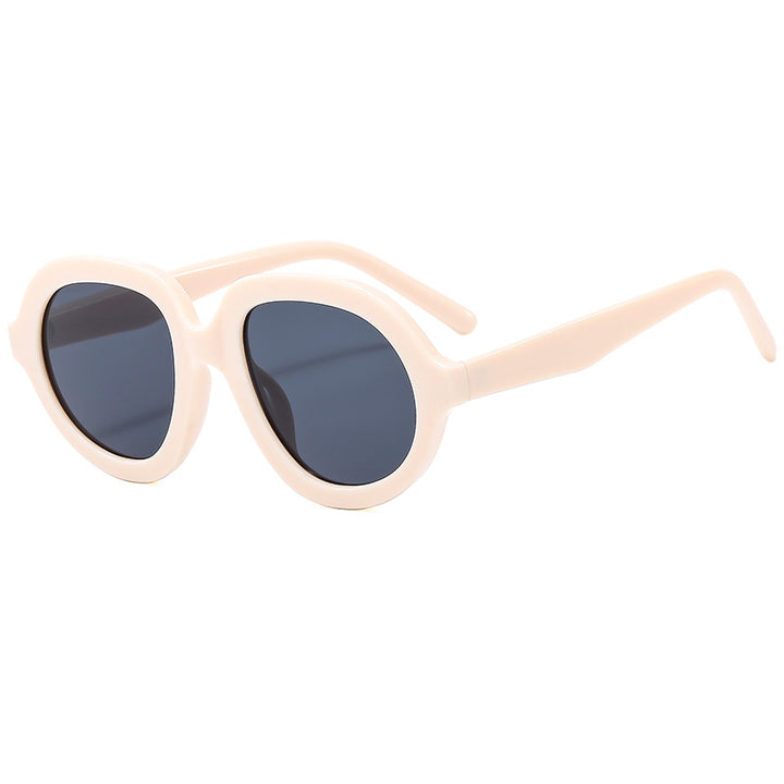 Ladies fashionable sunglasses with wide, oval frame Bowlift