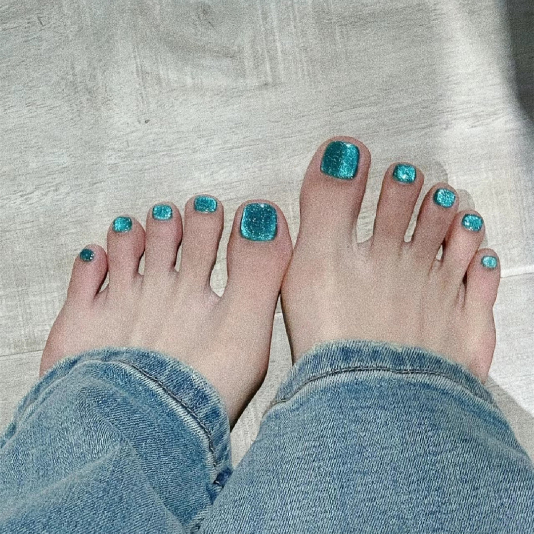 Glamorous Glittery Press-On Toenail Art Bowlift
