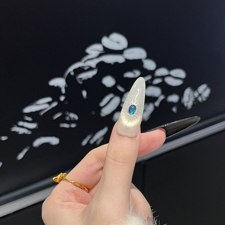 Extravagant Press-On Nail Art Set with Cosmic Theme Bowlift