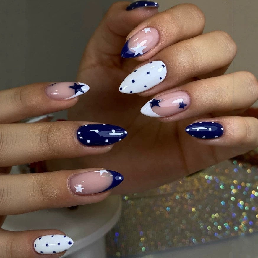 Starry-Themed Press-On Nails Bowlift