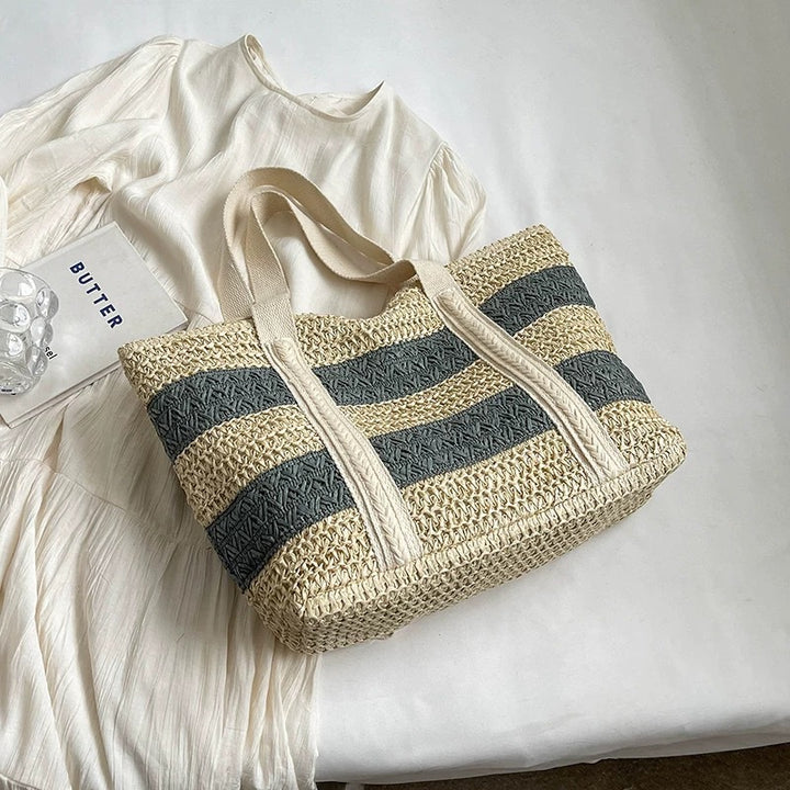 Spacious Handbag Made of Woven Natural Material Bowlift