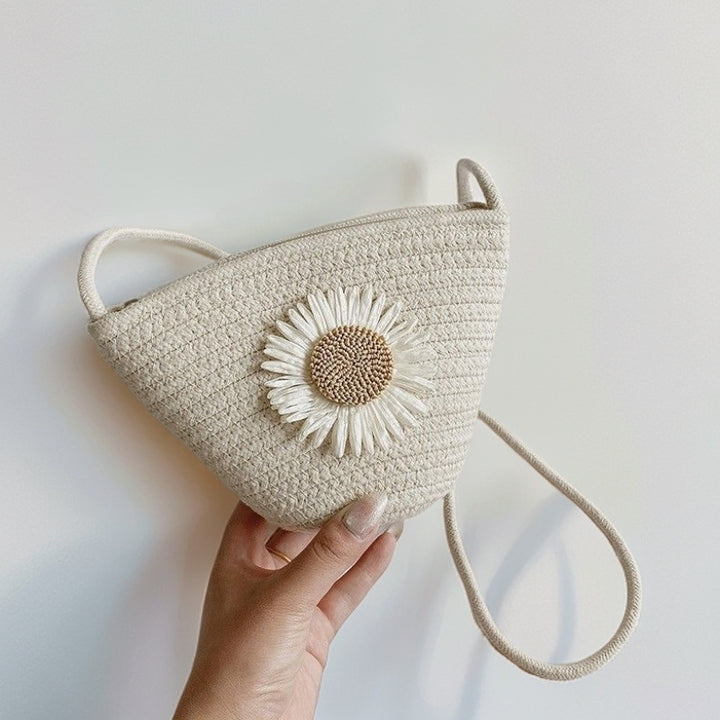 Hand-knotted bag with flower appliqué Bowlift